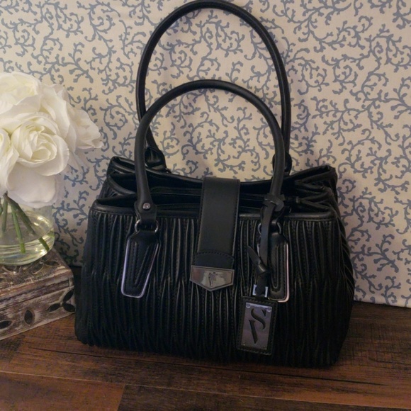 vera wang buena satchel